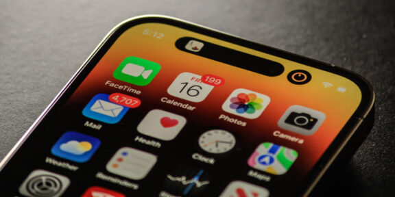 Новый iPhone 15 получит титановые скруглённые рамки