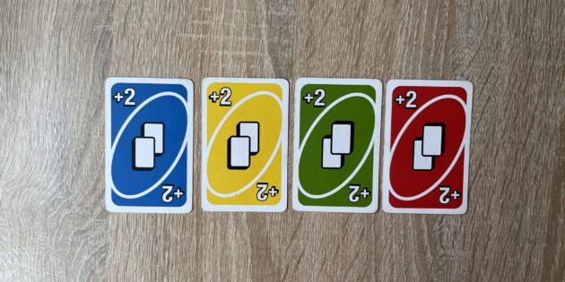 Как играть в «Уно»: карты «Возьми две»