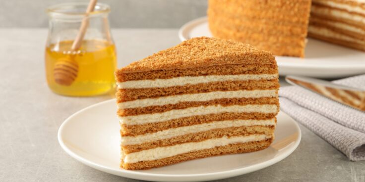 Медовый торт со сметанным кремом классический рецепт с фото пошагово