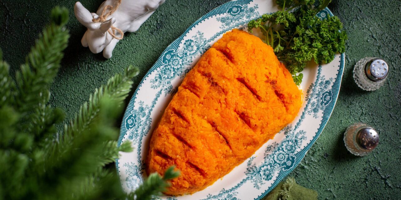 Слоёный салат «Морковка» со шпротами