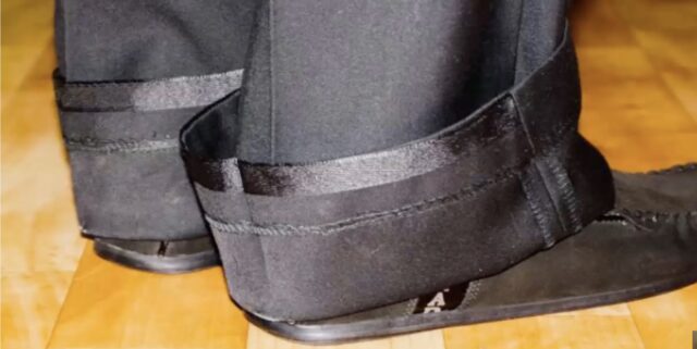 Как подшить брюки вручную и на машинке — Лайфхакер