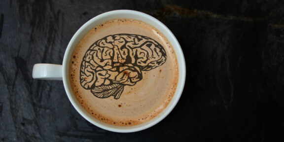 Учёные выяснили, сколько кофе нужно пить по утрам для улучшения работы мозга