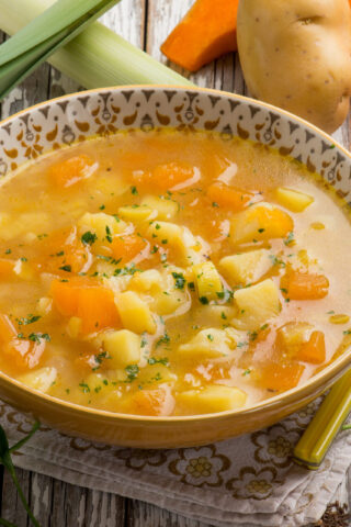 Суп с тыквой, пореем и картошкой