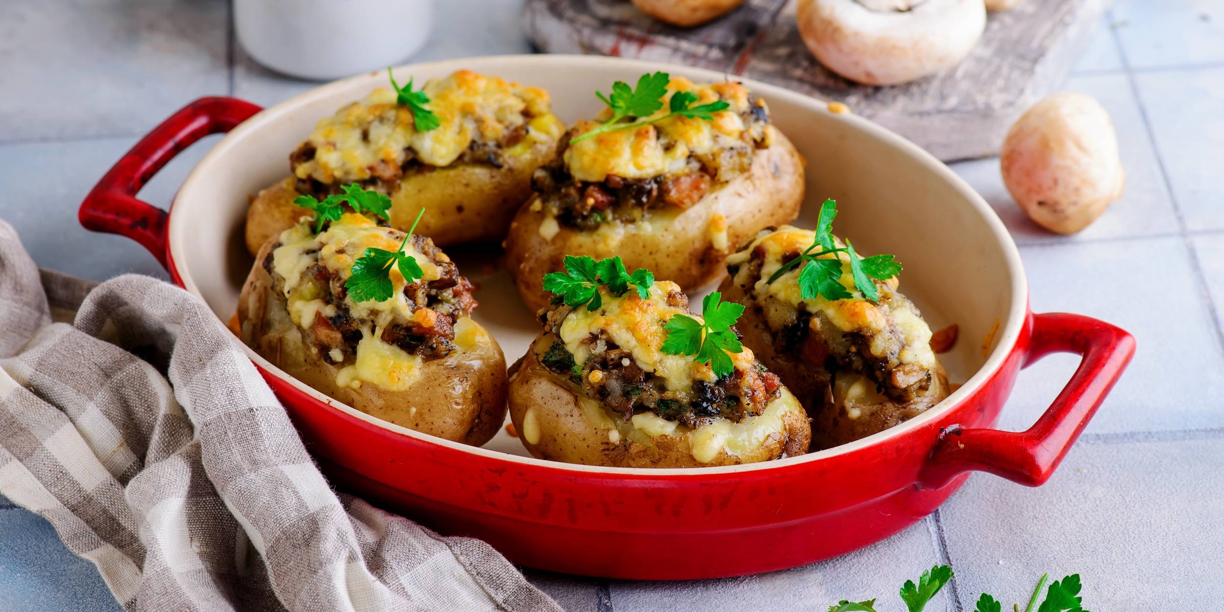 Что приготовить из картошки в духовке на праздник или обычный ужин