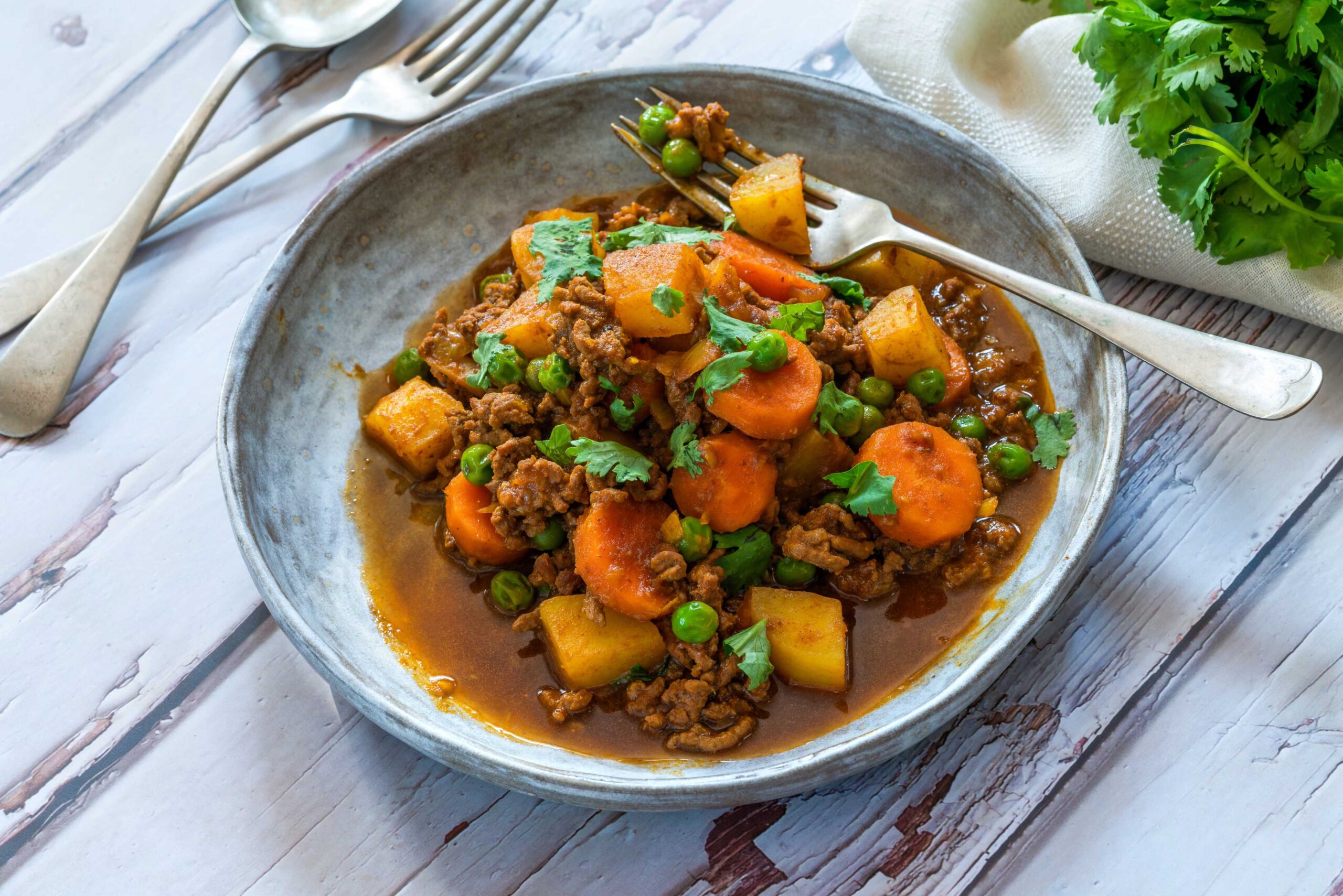 Говяжий фарш с овощами и томатным соусом