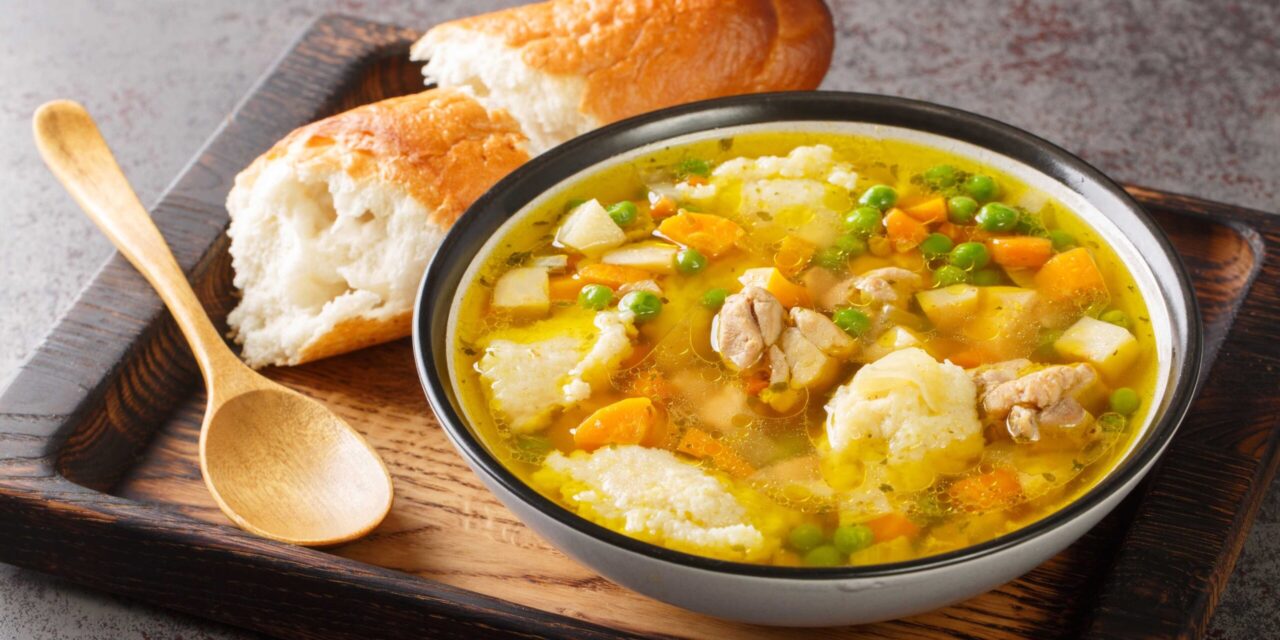 Куриный суп с клёцками и корнем сельдерея
