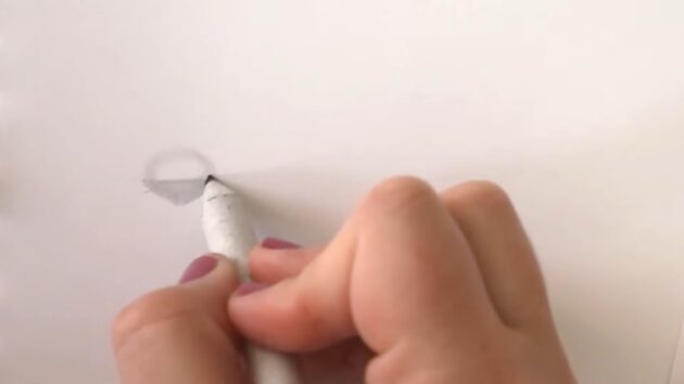 Как нарисовать минималистичный нос: Добавьте полукруг