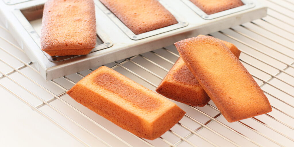 Миндальное печенье финансье: классический рецепт — Лайфхакер