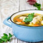 Суп с куриными фрикадельками и кускусом: рецепт
