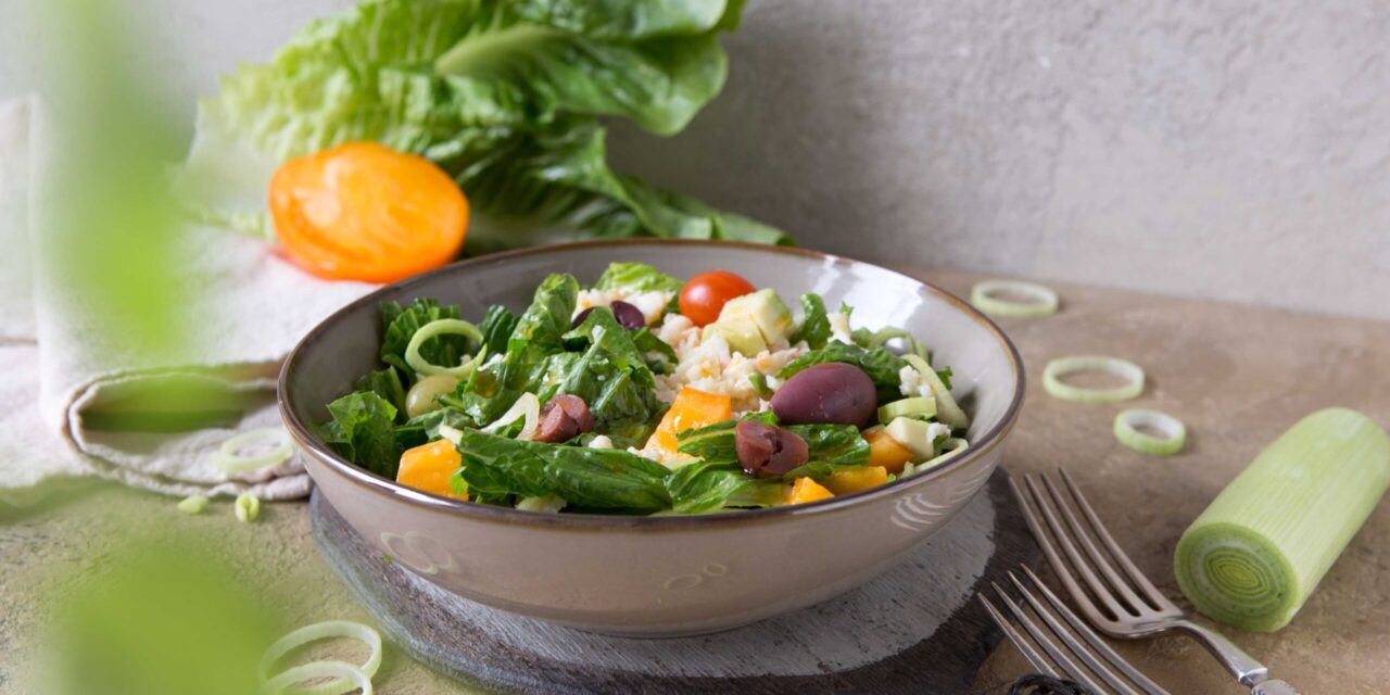 Лёгкий салат с мясом криля и овощами