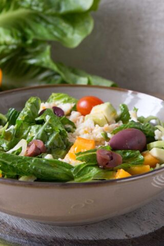 Лёгкий салат с мясом криля и овощами