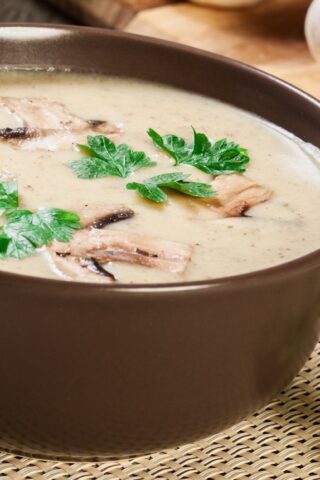 Грибной крем-суп с греческим йогуртом