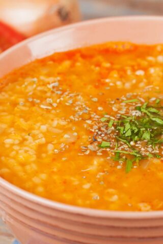Эзогелин — турецкий суп с булгуром, рисом и чечевицей