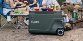 Anker представила портативный холодильник EverFrost. Он охлаждает продукты безо льда