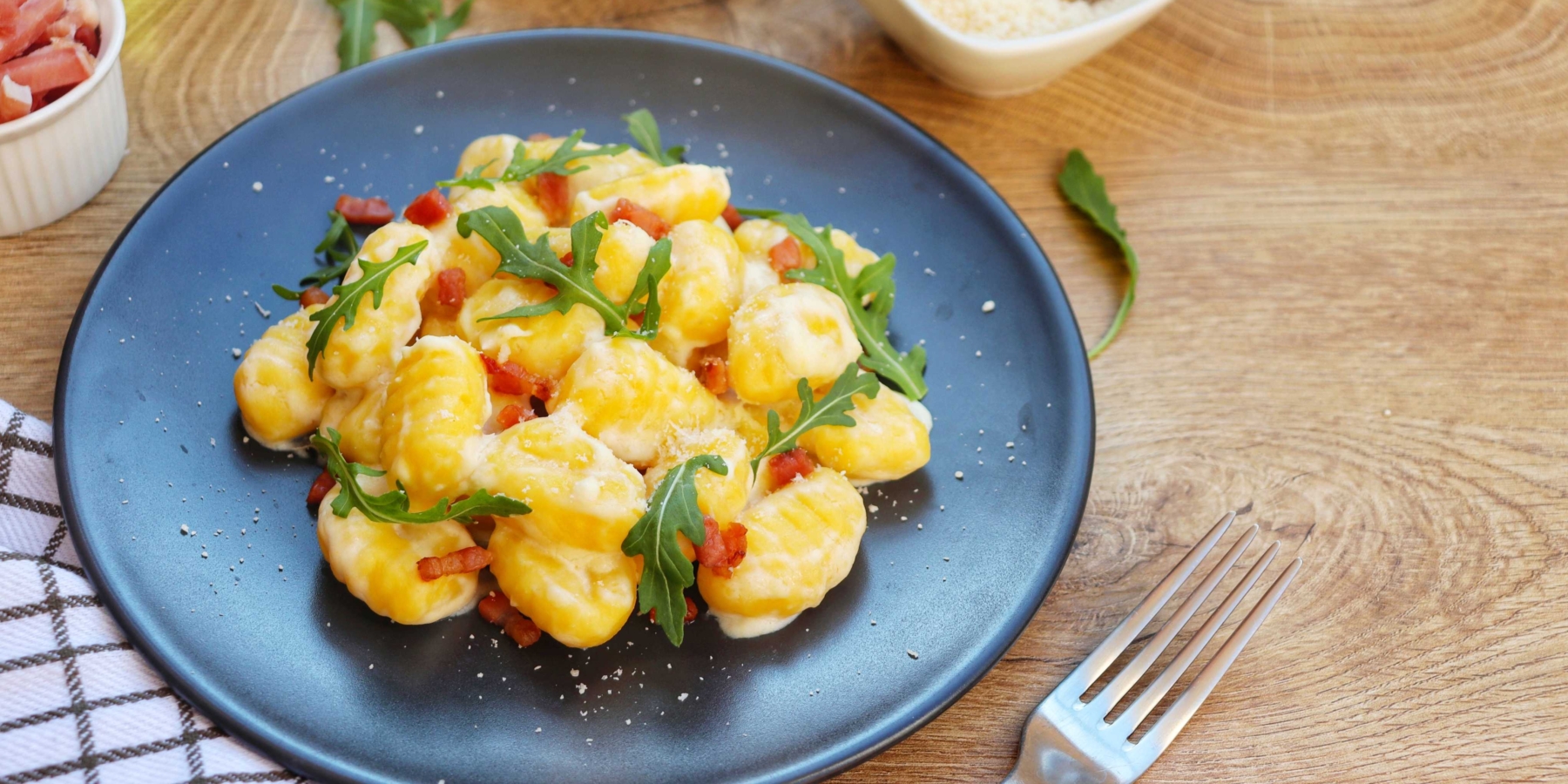 Творожные клецки с шоколадом