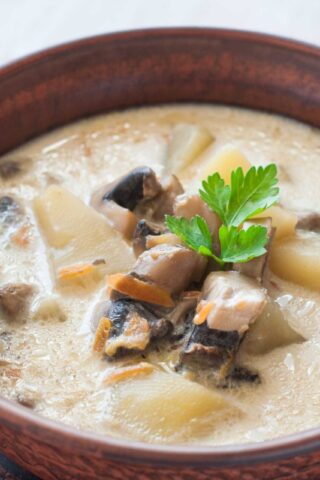 Куриный суп с грибами и плавлеными сырками