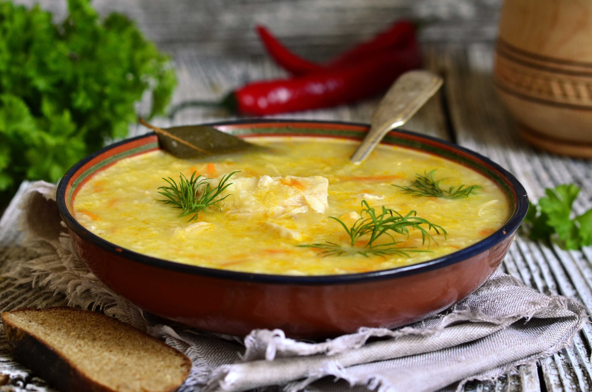 Куриный суп с пшеном и перепелиными яйцами