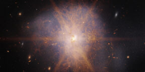 «Джеймс Уэбб» показал столкновение галактик. Оно светит ярче триллиона Солнц