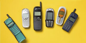 Первому звонку с мобильника — 50 лет. А вы помните свой первый телефон?