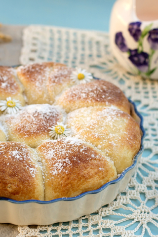 Булочки с варёной сгущёнкой