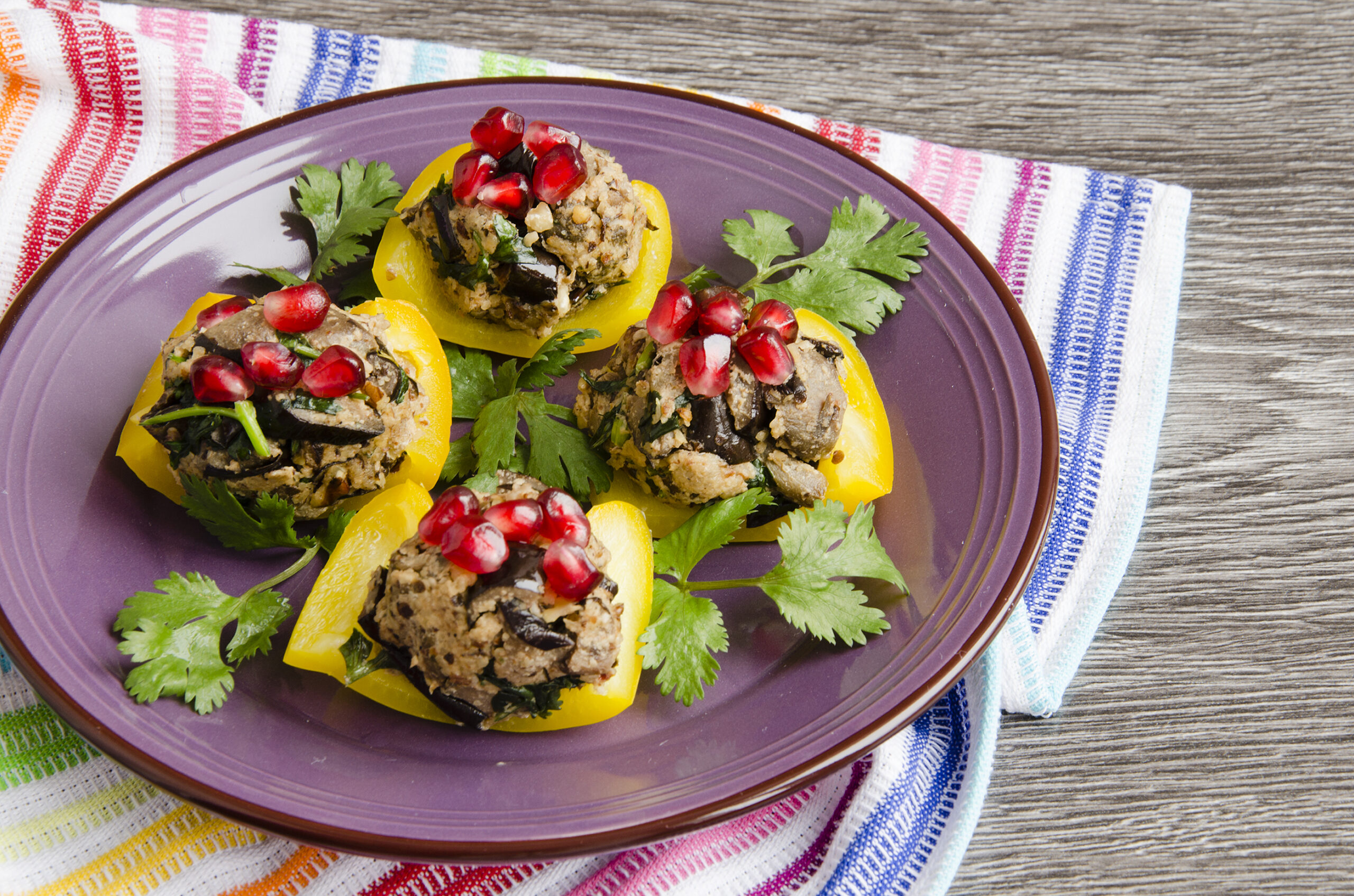 Пхали из баклажанов с грецкими орехами: рецепт - Лайфхакер