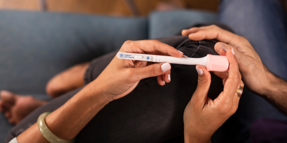 Стартовали продажи первого в мире теста на беременность по слюне