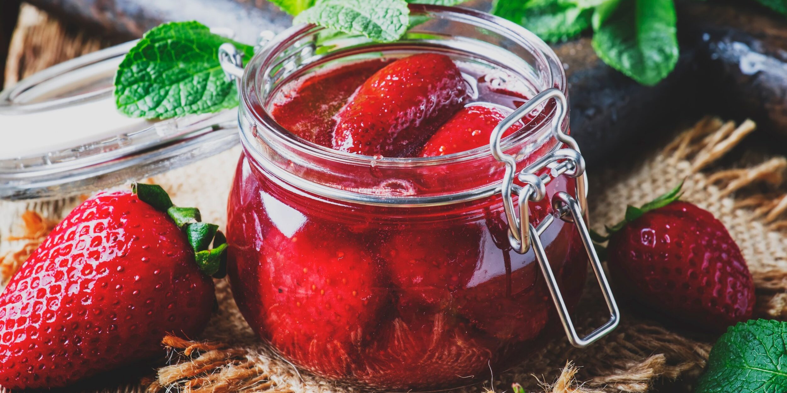 25 рецептов душистого варенья из клубники