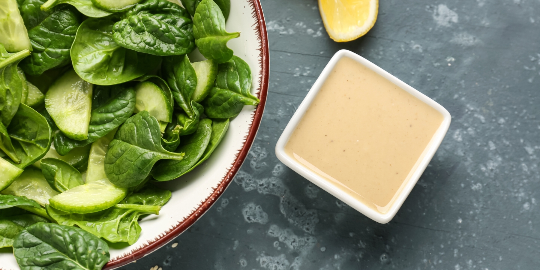 Чесночная заправка для овощных салатов