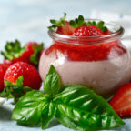 8 простых ягодных десертов, которые стоит приготовить этим летом