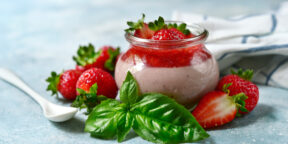 8 простых ягодных десертов, которые стоит приготовить этим летом