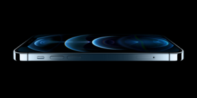 iPhone 15 Pro синий