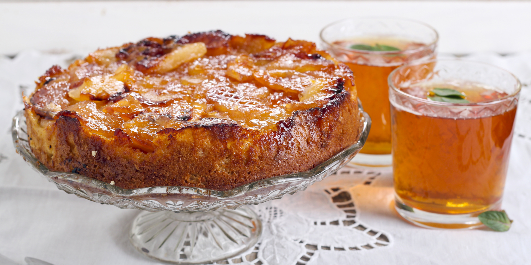 Яблочный пирог со сливочной карамелью