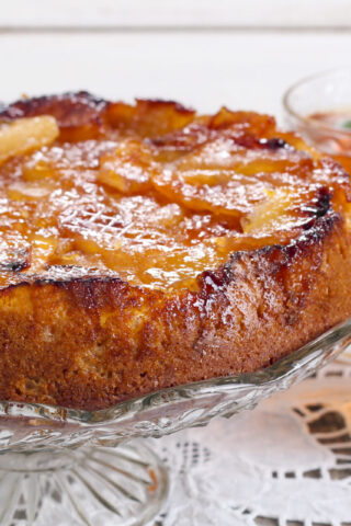 Перевёрнутый пирог с яблоками и карамелью