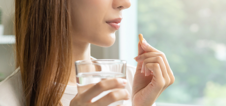 Помогут ли ретиноиды от прыщей и других проблем — Лайфхакер