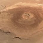 На склонах марсианской горы Олимп нашли следы древнего океана