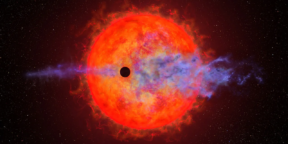Телескоп «Хаббл» показал, как звезда разрушает атмосферу планеты