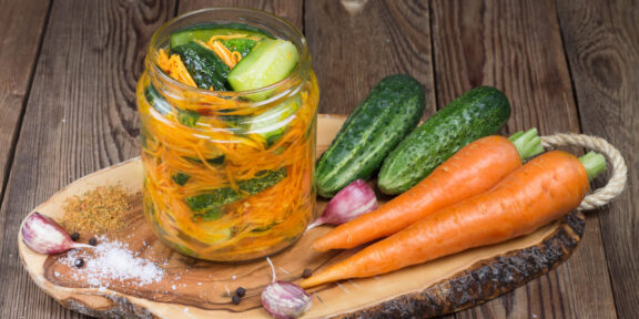 Морковь по-корейски на зиму с огурцами: рецепт