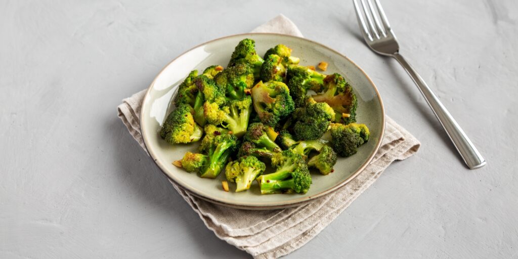 Как приготовить вкусную брокколи на сковороде: простые и вкусные рецепты