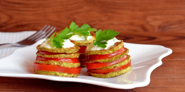 Рецепт торта из кабачков с помидорами и чесноком: просто, вкусно, полезно