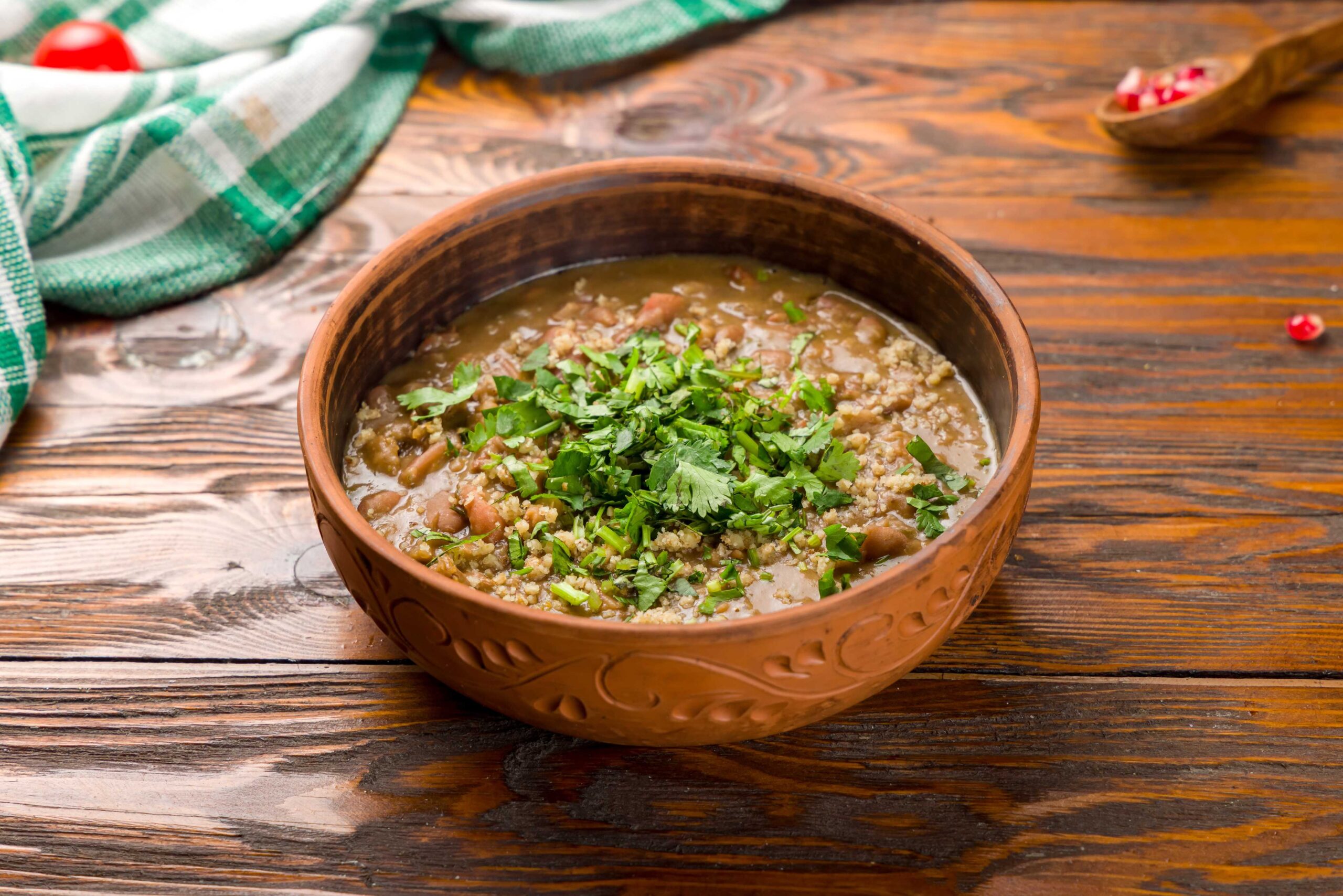 Лобио из фасоли с орехами и лимонным соком