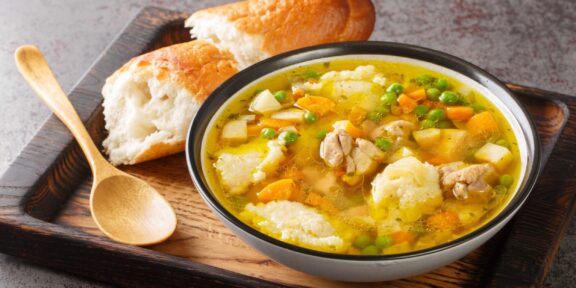 Сытные куриные супы с клёцками, которые согреют в холодный день