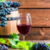 Вино из винограда с корицей и гвоздикой