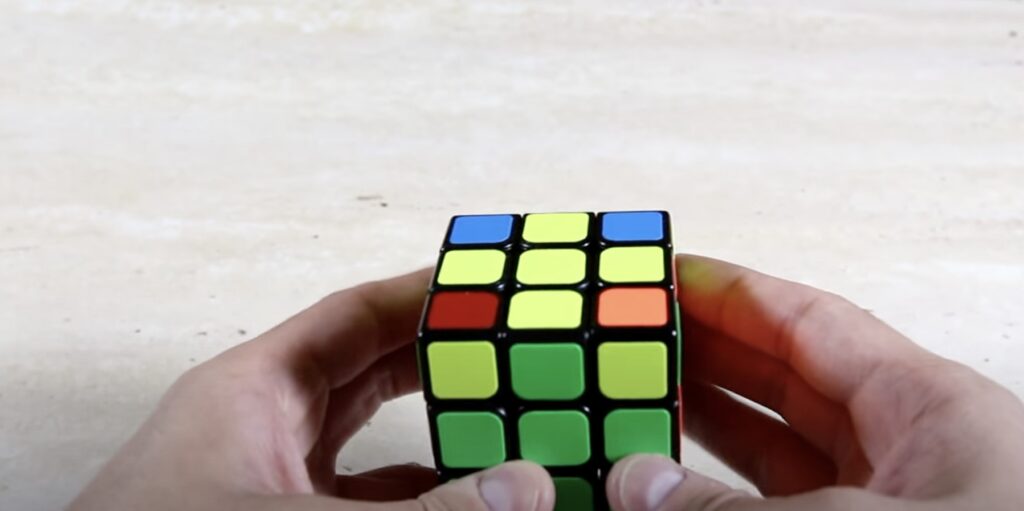 Как собрать кубик Рубика: не совпадают четыре угла кубика