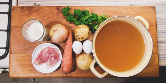 Куриный суп: Подготовьте ингредиенты
