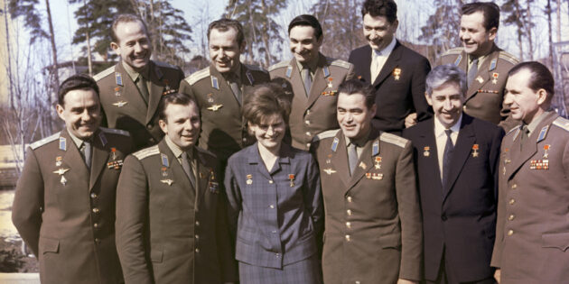 Терешкова и Гагарин в отряде космонавтов