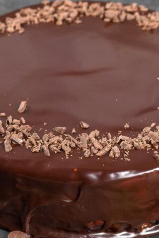 Шоколадный торт с варёной сгущёнкой и сметаной