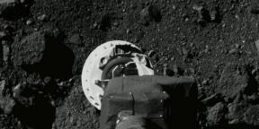NASA впервые показало грунт с астероида Бенну. В нём обнаружили углерод и воду