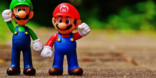 Фигурки братьев Марио и Луиджи из серии игр Mario от Nintendo
