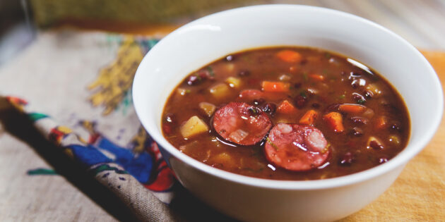 Как приготовить фасолевый суп: дайте блюду настояться