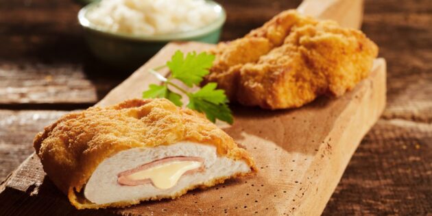 Вторые блюда из курицы на Новый год — 2024: Кордон блю из курицы